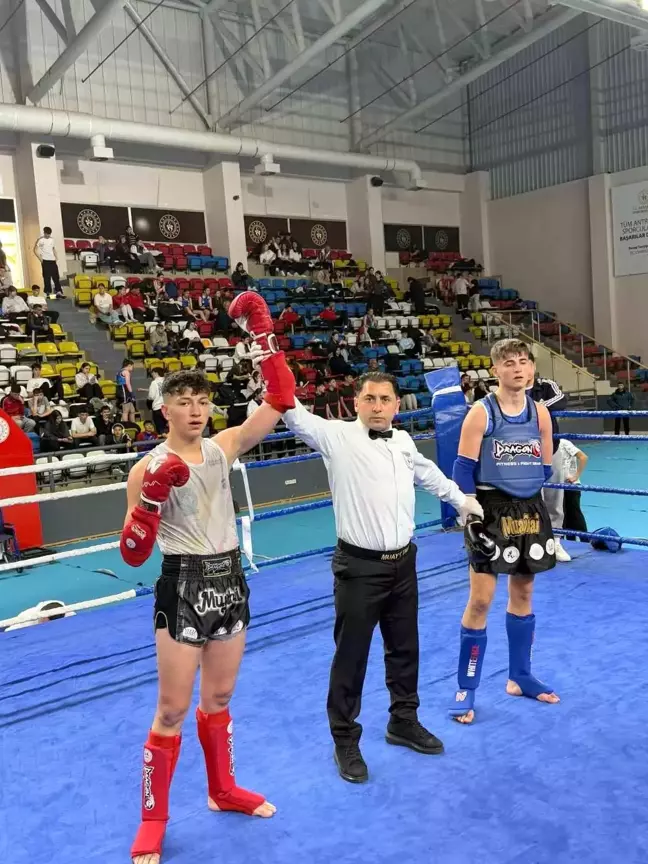 Saruhan Şanlı, Muay Thai Türkiye Şampiyonu