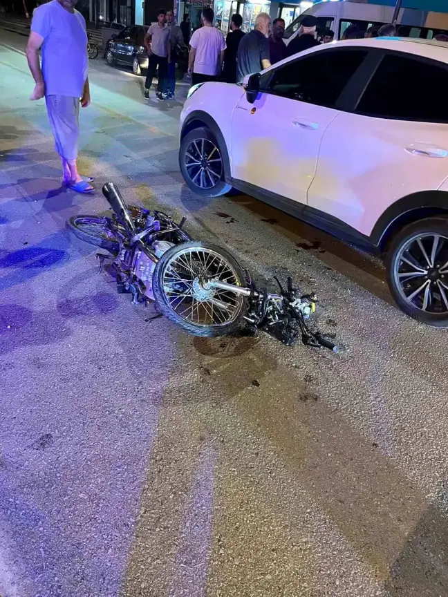 Hatay'da Motosiklet ve Otomobil Çarpıştı: 2 Yaralı