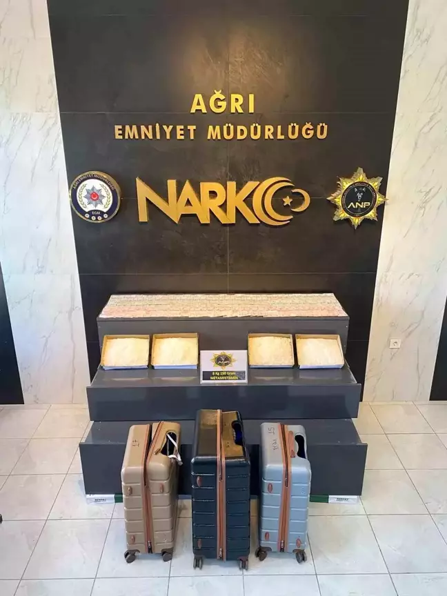 Ağrı'da Yolcu Otobüsünde Uyuşturucu Operasyonu: 8 Kilo Metamfetamin Ele Geçirildi