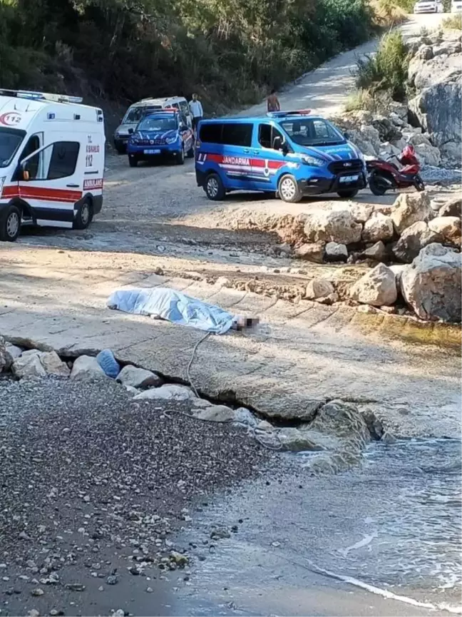 Antalya'da Baba Denizde Boğularak Hayatını Kaybetti