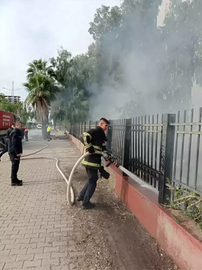 İskenderun'da Otluk Alanda Yangın Söndürüldü