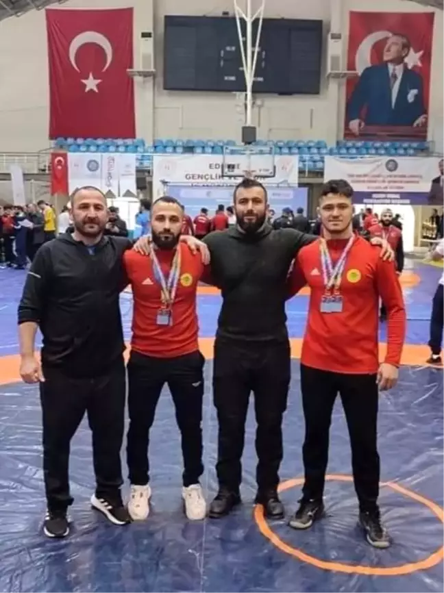 Dereceye giren güreş takımından Başkan Uzun'a ziyaret