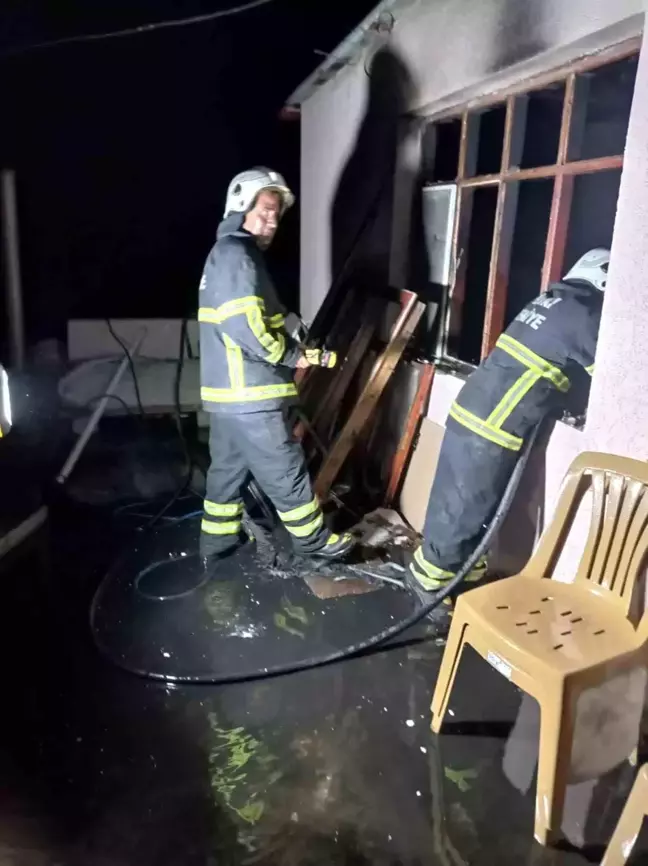 Hatay'da evde çıkan yangın itfaiye tarafından söndürüldü