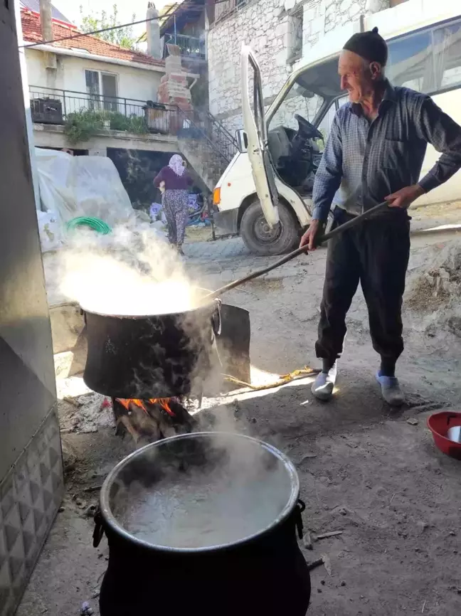 Manisa Selendi'de Üzüm Hasadıyla Pekmez Üretimi Başladı