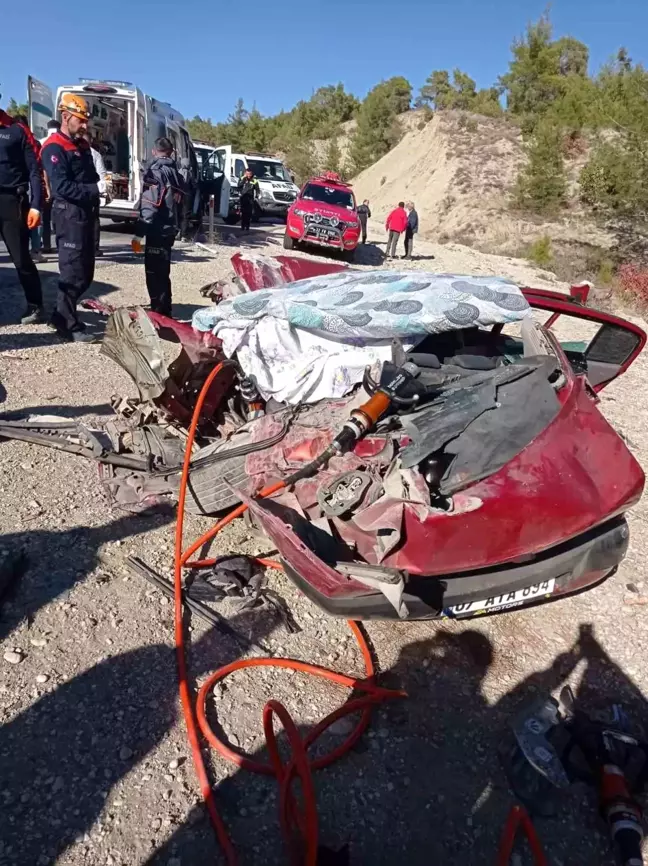 Burdur'da Zincirleme Trafik Kazası: 3 Ölü, 5 Yaralı