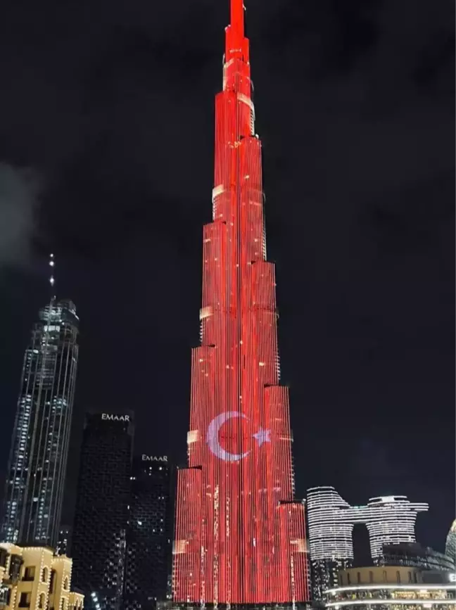 Cumhurbaşkanı Erdoğan'ın BAE ziyareti öncesi, Burj Khalifa'ya Türk bayrağı yansıtıldı