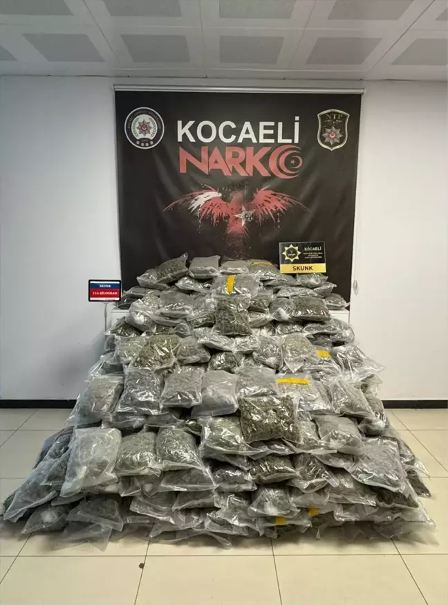 Kocaeli'de tırda 116 kilogram sentetik uyuşturucu ele geçirildi