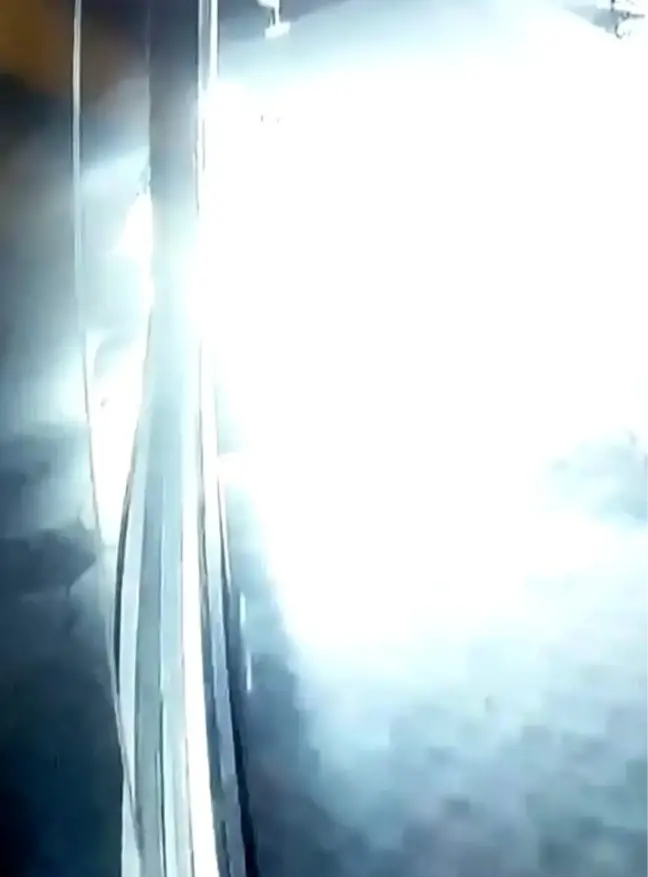 Son dakika haberleri | Hırsızlar klima motorunu çalmak istedi, gazı bomba gibi patladı...O anlar kamerada
