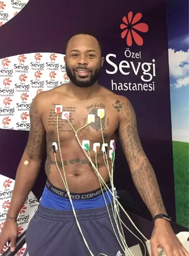 İlk Yabancı Oyuncu Olarak Kulüp Tarihe Geçen Jerry Smith'ten Karesispor'a Sürpriz
