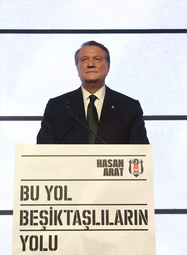 Beşiktaş Başkan Adayı Hasan Arat Yönetim Kurulunu Tanıttı