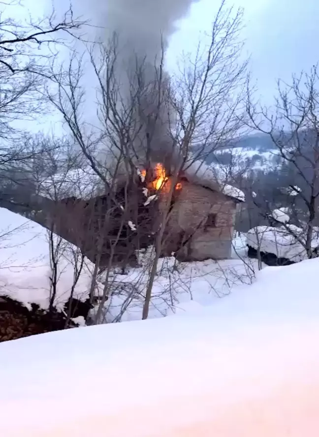 Kastamonu'da Kar Sebebiyle Yangın Çıktı