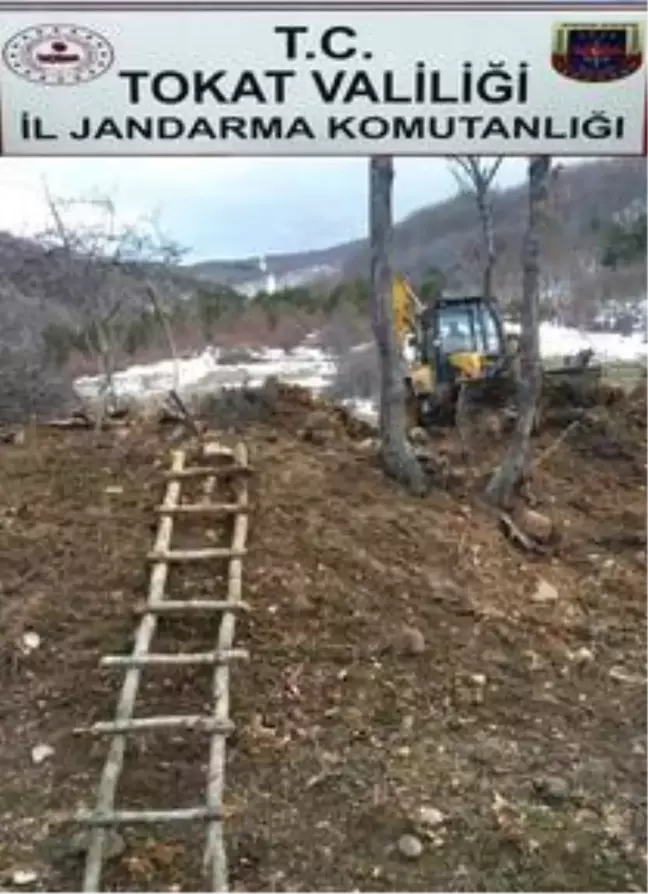 Tokat'ta iş makinesiyle izinsiz kazı yapan 9 kişi yakalandı