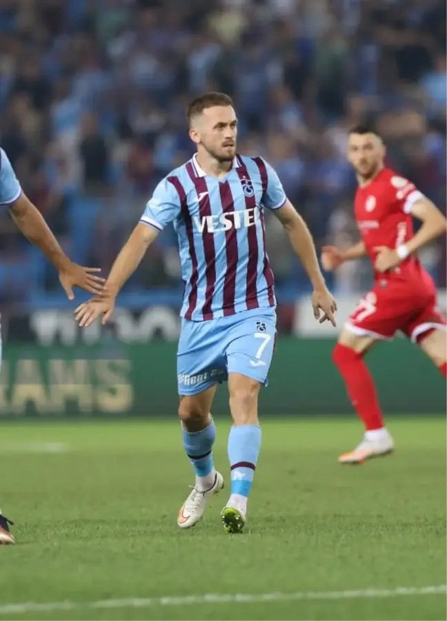 Trabzonspor'da Edin Visca'nın sağ kasık bölgesinde zorlanma ve kanama tespit edildi