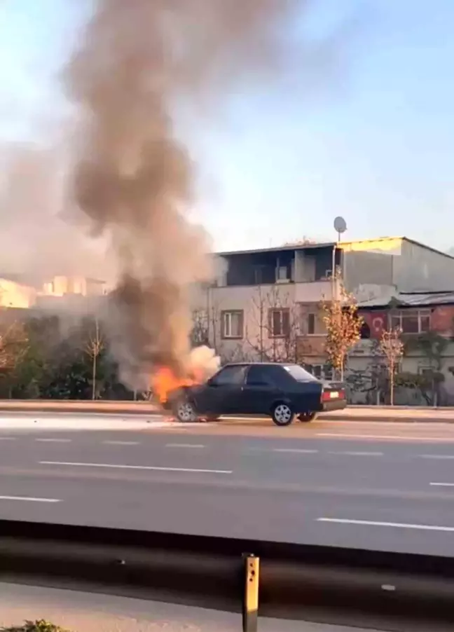 Bursa'da Tofaş Şahin Otomobili Alev Alev Yandı