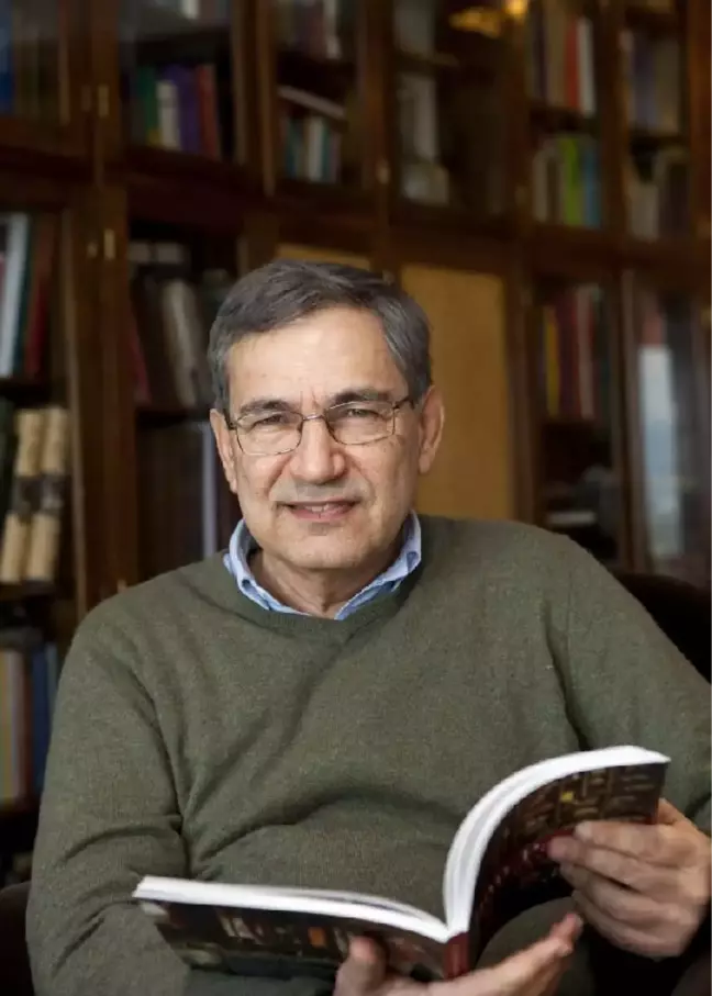 Orhan Pamuk'a St. Petersburg Üniversitesi'nden Şeref Doktorası