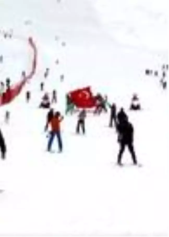 Erzincan'da kayakçılardan Yunan Vekil Lagos'a tepki