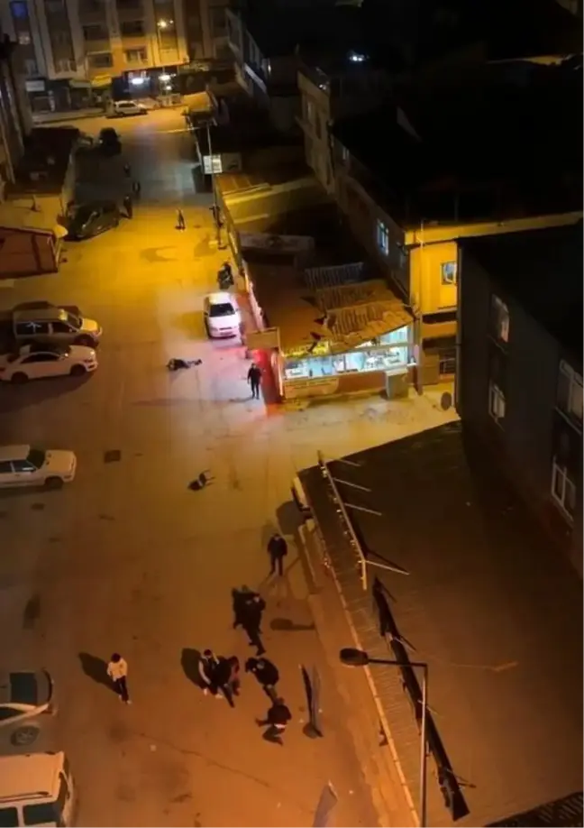 Tokat'ta kavga: Bir kişi sandalye ile yerdeki vatandaşı darp etti