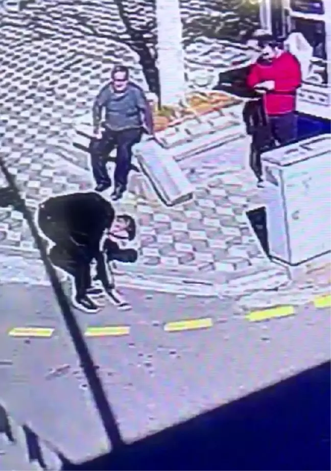 Garsonun bulduğu para sahibine ulaştırıldı