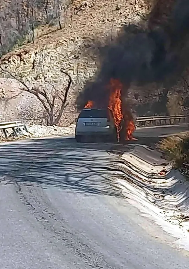 Son dakika haberi... Marmaris'te araç yangını