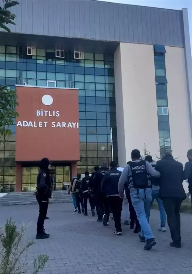 Bitlis ve Burdur'da Uyuşturucu Operasyonu: 9 Şüpheli Tutuklandı