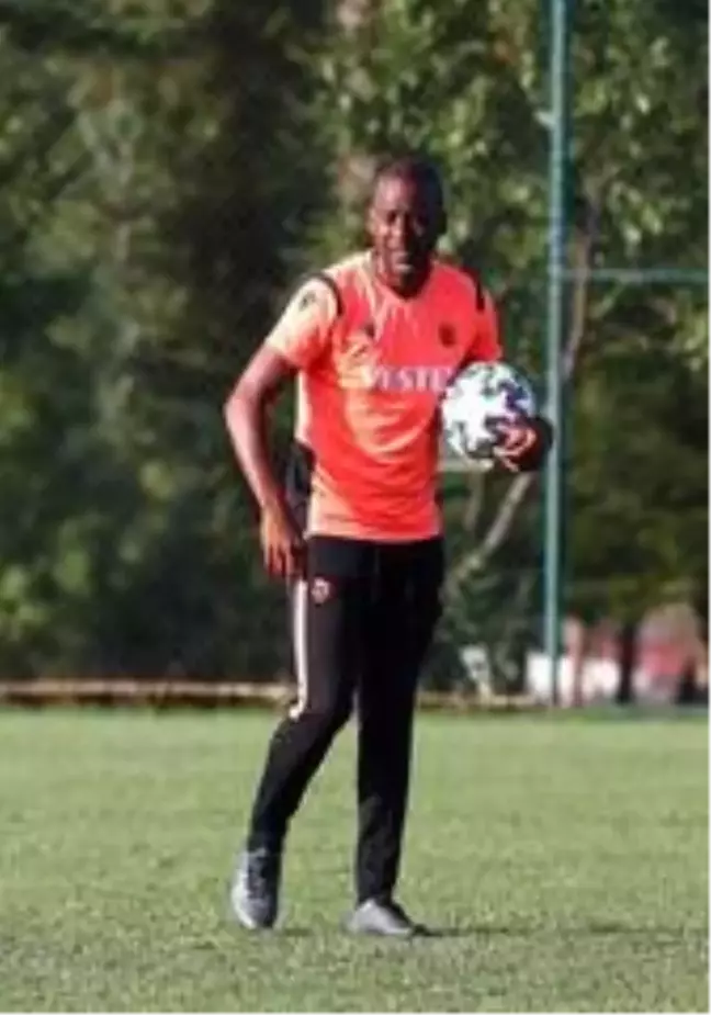 Trabzonspor'da Eddie Newton'u sakatlıklar düşündürüyor
