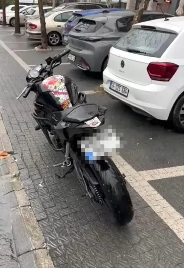 Beylikdüzü'nde Motosiklet Sürücüsü 'Dur' İhtarına Uymadı, Cezası 9 Bin Lira