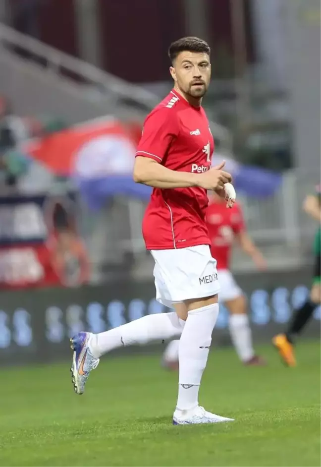 Altınordu'dan ayrılan 5 futbolcu takım bulamadı