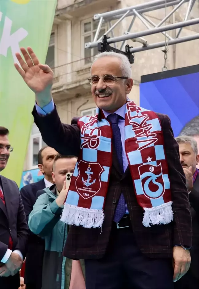 Ulaştırma ve Altyapı Bakanı Abdulkadir Uraloğlu: 'Türkiye'de hiçbir ayrım yapmaksızın hizmet etmeye devam edeceğiz'