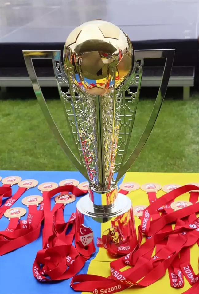 Menemen Belediyespor Şampiyonluk Kupasını Aldı