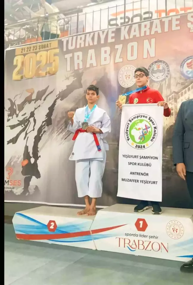 Batuhan Mutlu, Engelleri Aşarak Türkiye Karate Şampiyonası'nda Özveriyle Başarı Elde Etti