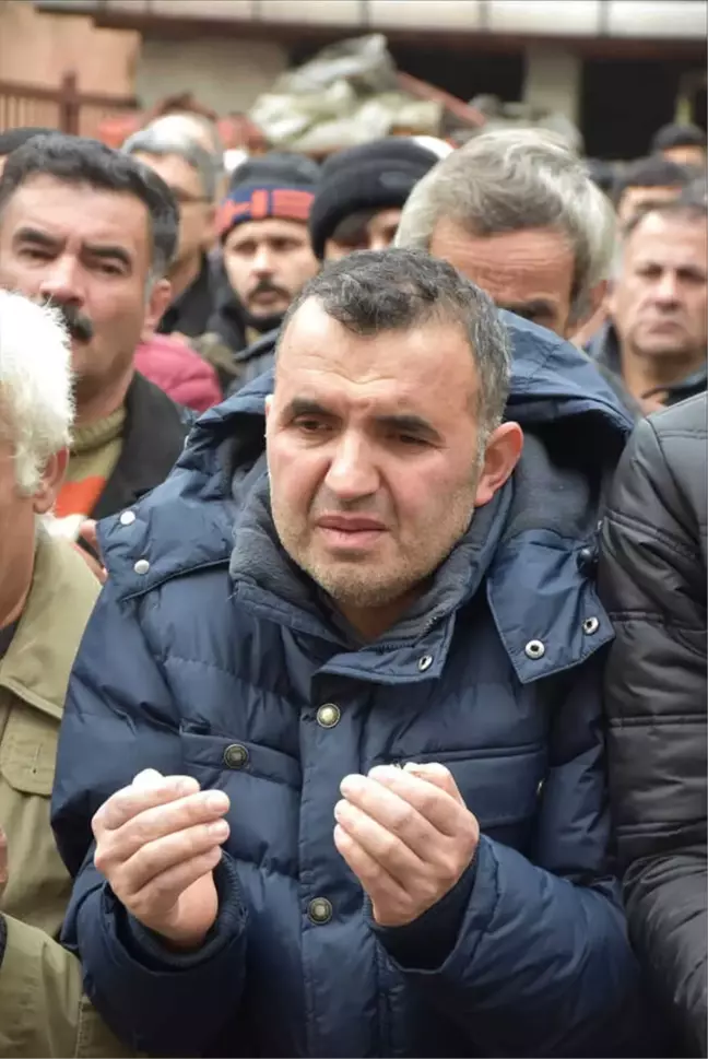 Trafik Kazasında Ölen Anne ile Oğlu Toprağa Verildi