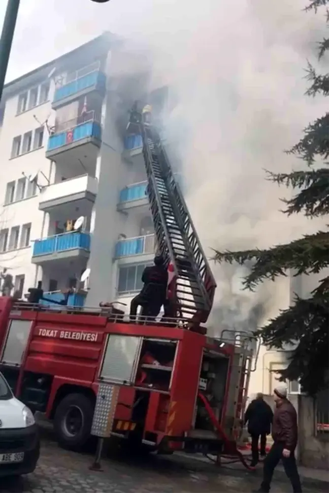 Tokat'ta Apartmanda Yangın: 12 Kişi Tahliye Edildi