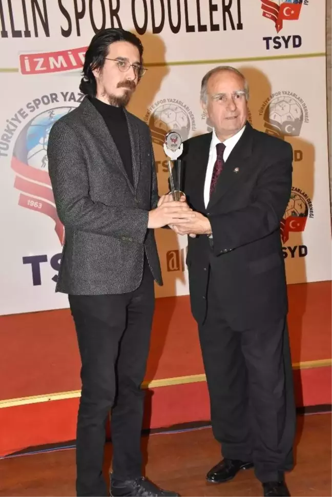 7. Tsyd Ege'de Yılın Spor Ödülleri Törenle Verildi