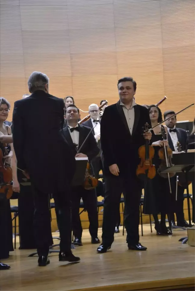 Bursa'da Letonyalı Keman Virtüözü Daniil Bulayev Konser Verdi