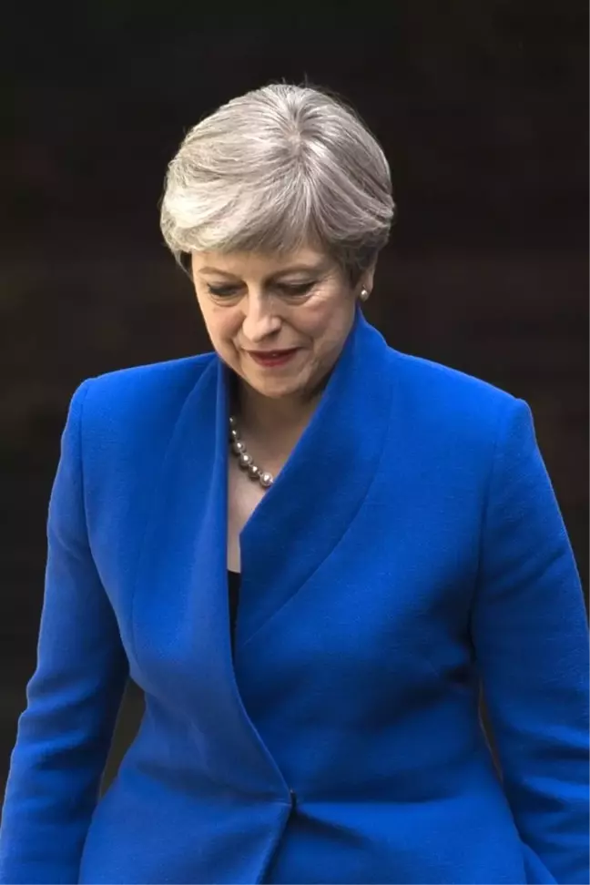 Theresa May'in Demokratik Birlik Partisinin Desteği ile Hükümet Kurması Bekleniyor