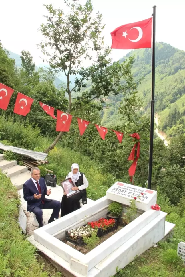 Başkan Sağıroğlu'ndan Demokrasi Şehidinin Mezarına Ziyaret