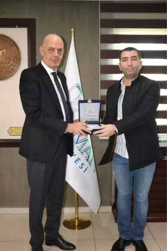 Tenis Federasyon'undan Aksoy'a Plaket