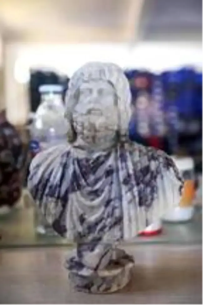 Kibyra'da Roma dönemine ait Serapis büstüyle Asklepios heykelciği bulundu