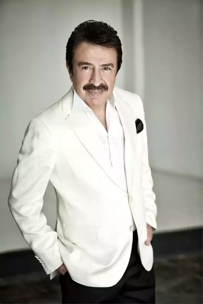 Ahmet Selçuk İlkan'dan sevenlerine sürpriz