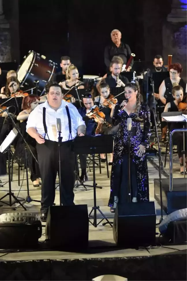 Limak Filarmoni Orkestrası, sokak hayvanları yararına konser verdi