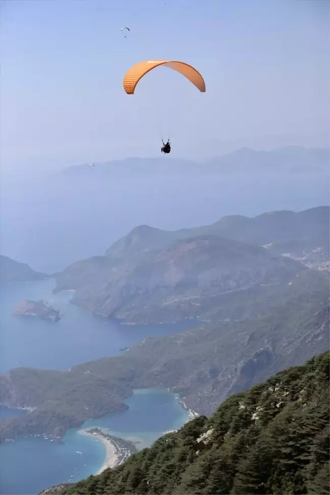 Fethiye'de Yamaç Paraşütü Tutkusu