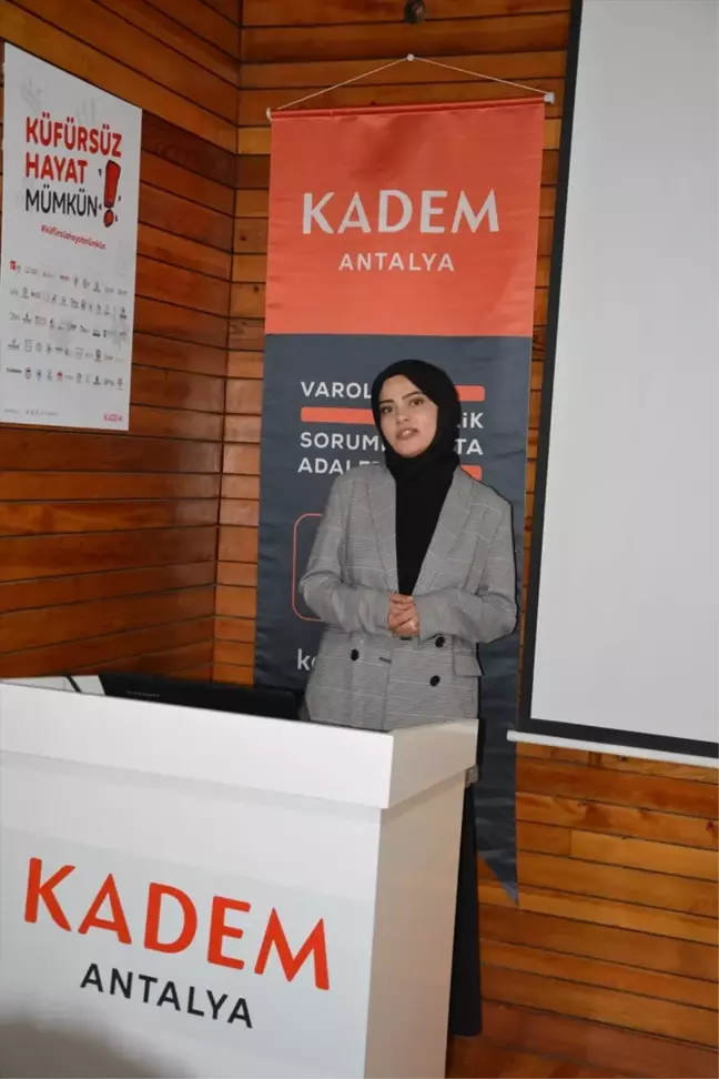 Kadın ve Demokrasi Vakfı'ndan Şiddete Seyirci Kalmama Çağrısı