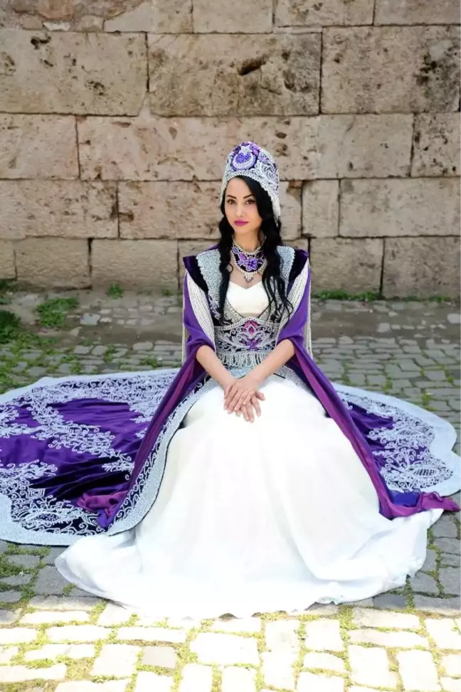 Bursa'da 62 Bin İnciyle Yapılan Kaftan, Guinness Adayı