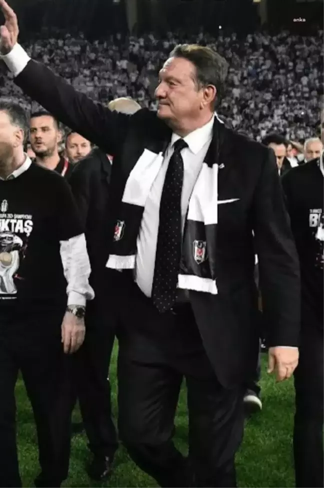 Hasan Arat, Beşiktaş Başkanlığından İstifa Etti