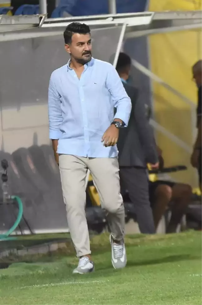 Menemenspor, Cenk Laleci ile anlaştı