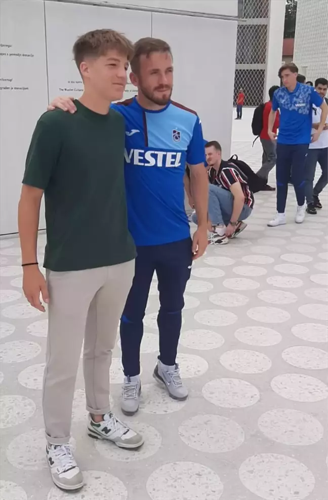Trabzonspor Futbolcuları Slovenya'da Cuma Namazı Kıldı