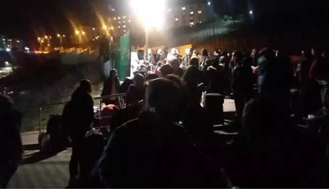 Öğrenciler karantinadan mağdur: Gece vakti sokağa atıldık