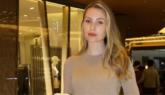 Model Chloe Loughnan, koronavirüs nedeniyle İtalya'da mahsur kaldı