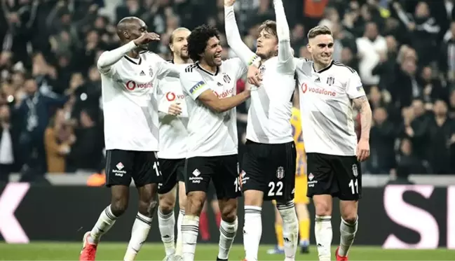 Beşiktaş'ın yıldızı Adem Ljajic, Sırbistan'a dönüyor