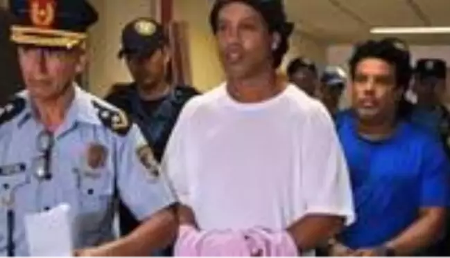 Ronaldinho hapishaneden ailesine videolu mesaj gönderdi